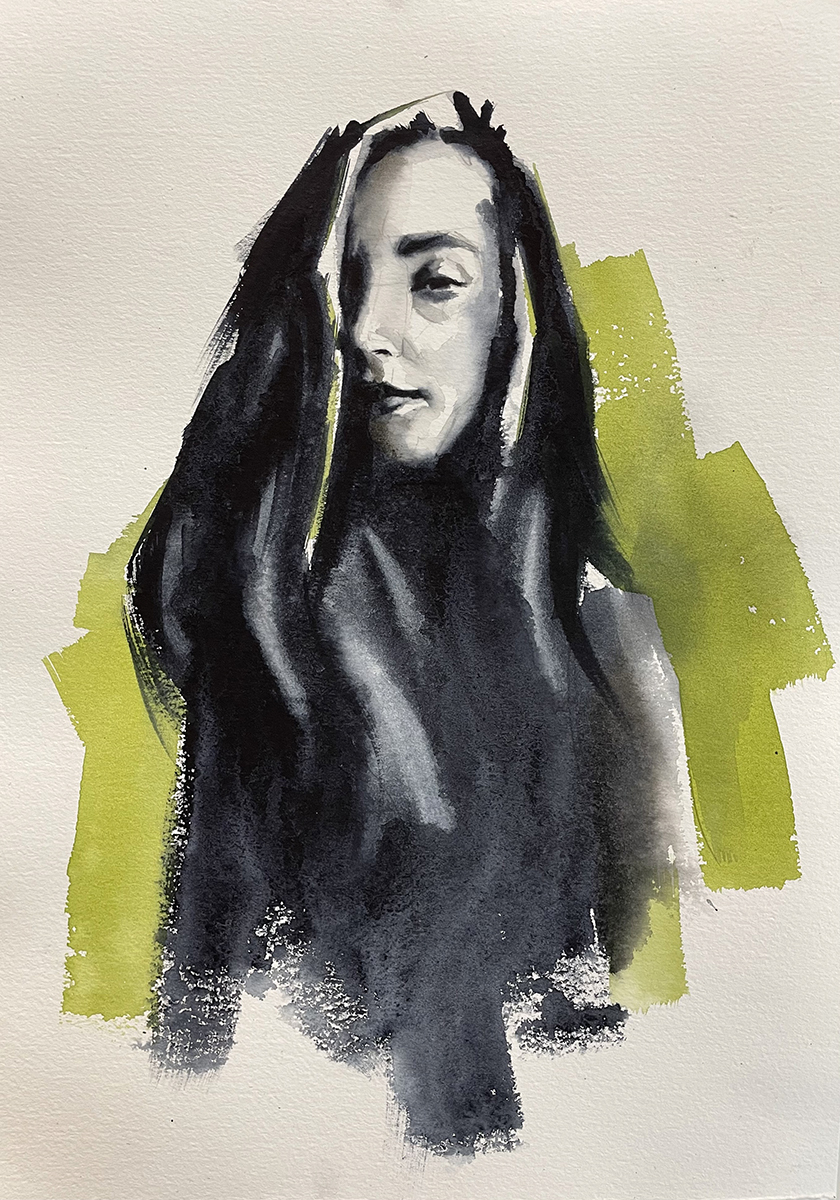 Chica sobre verde